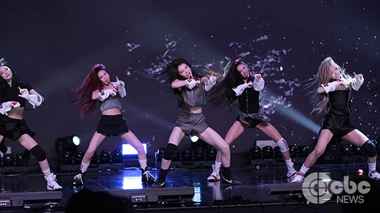 [C Photo] MEOVV at 'BITE NOW' Showcase... Leaping to the Undisputed Top of the 5th Generation