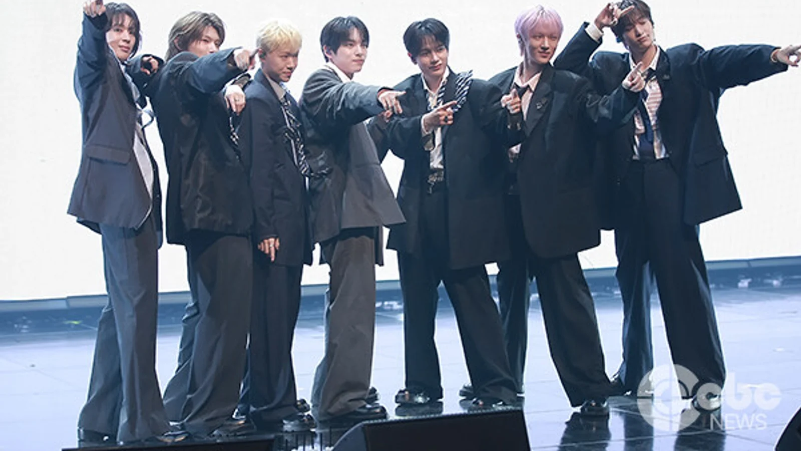 [C Photo] NAZE Successfully Concludes Debut Activities... '1st Mini Album Report Meeting' Refreshing Photo Time