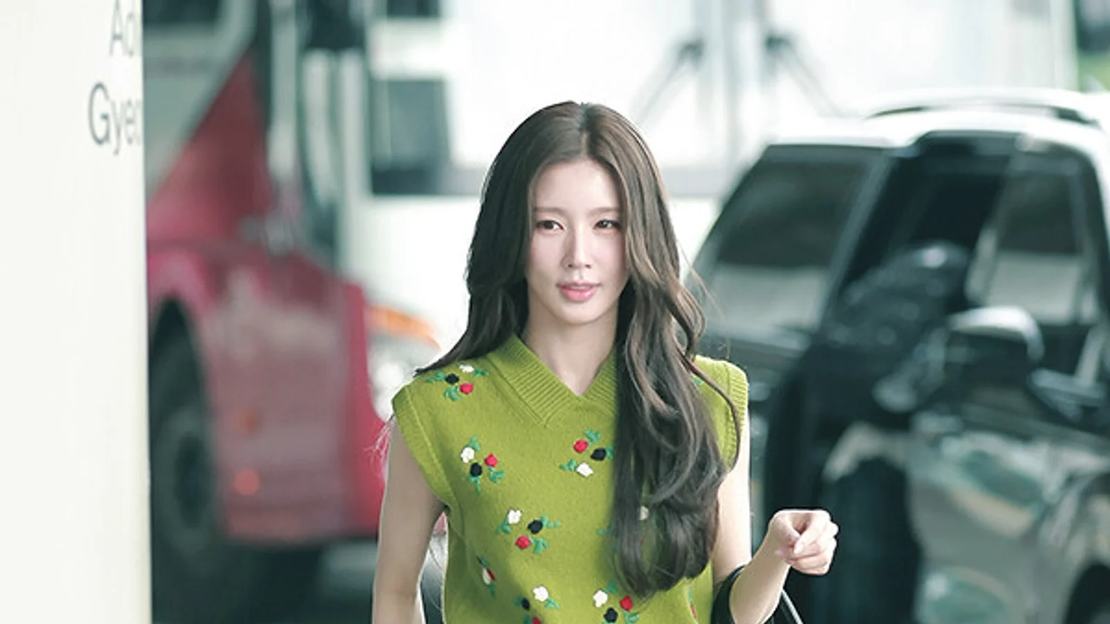 [Photo] (G)I-DLE's Miyeon Turns Airport into Runway with Refreshing Fashion... Full-scale Comeback in July