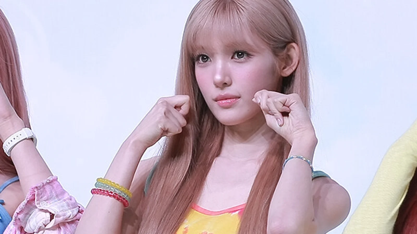[Photo] Hearts2Hearts Yuha Radiates Fresh and Energetic 'Lemon Scent' Charm
