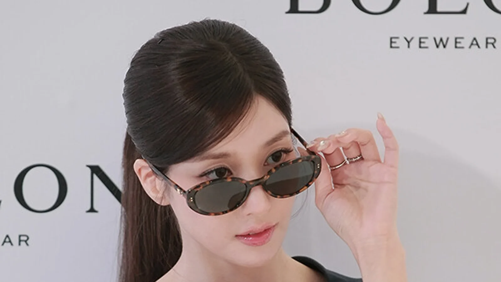 [Photo] Kwon Eun-bi Selected as 'BOLON' Ambassador... Exuding Sophistication as the 'Eyewear Goddess'