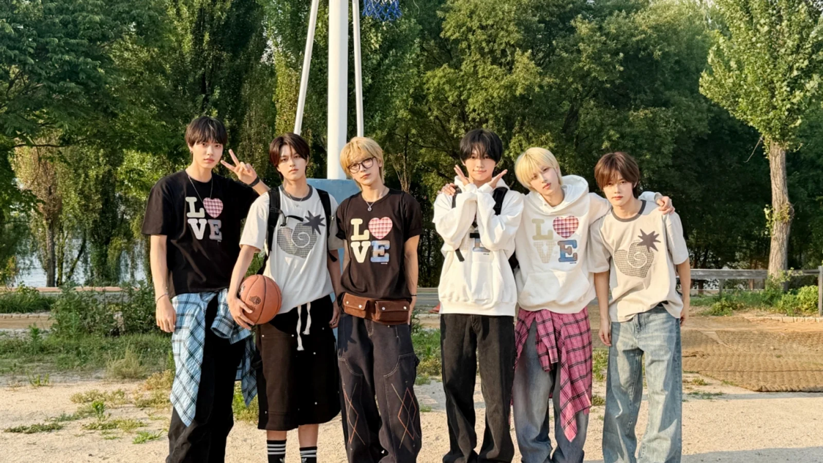 Rookie Group VAYONN Selected as Model for 'Meme The Wardrobe' Before Debut... Set to Debut on July 6