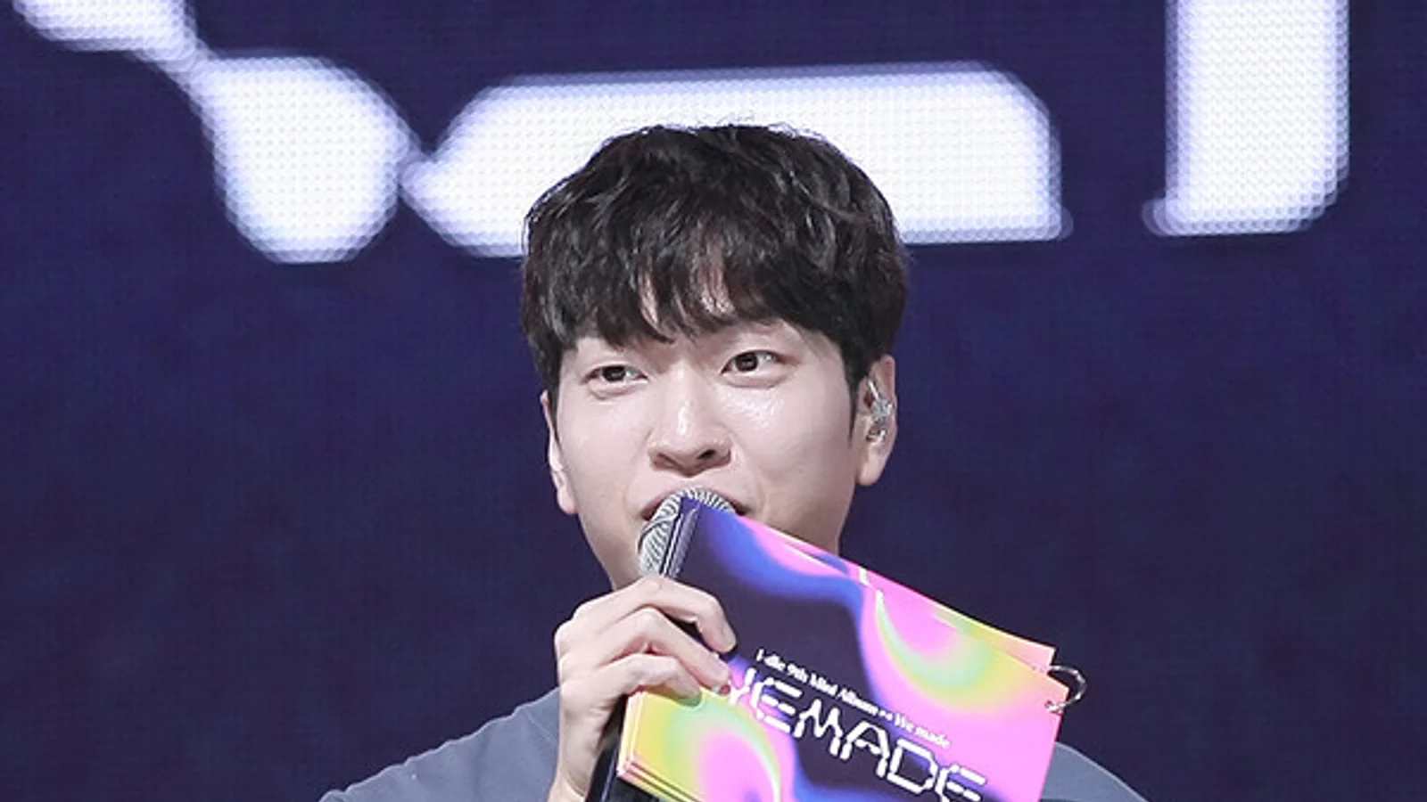 [Photo] Yoo Jae-pil, the 'Refreshing MC' Hosting (G)I-DLE's 9th Mini Album 'We made' Showcase