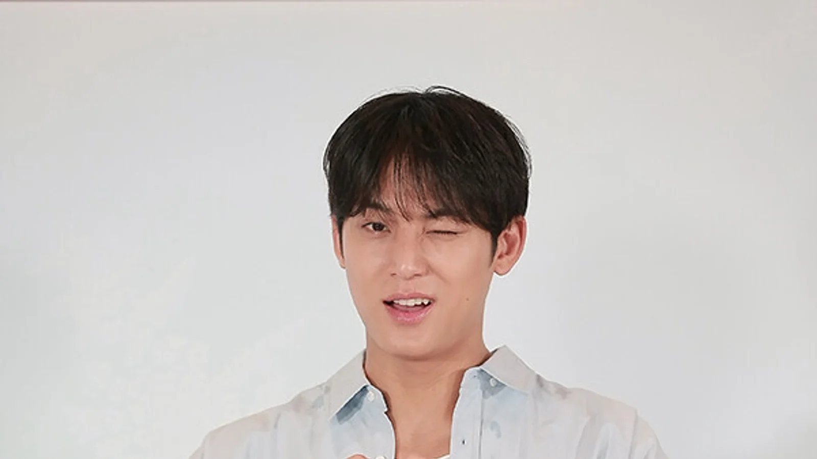 [Photo] SEVENTEEN Mingyu, Refreshing Smile Worthy of an Ambassador for Two Consecutive Years... 'Sneakers Pop-up' Event