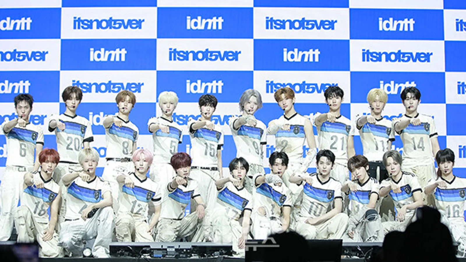 [Photo] idntt Proves to be a 'Street Culture Idol' with 3rd Mini Album 'itsnotover'