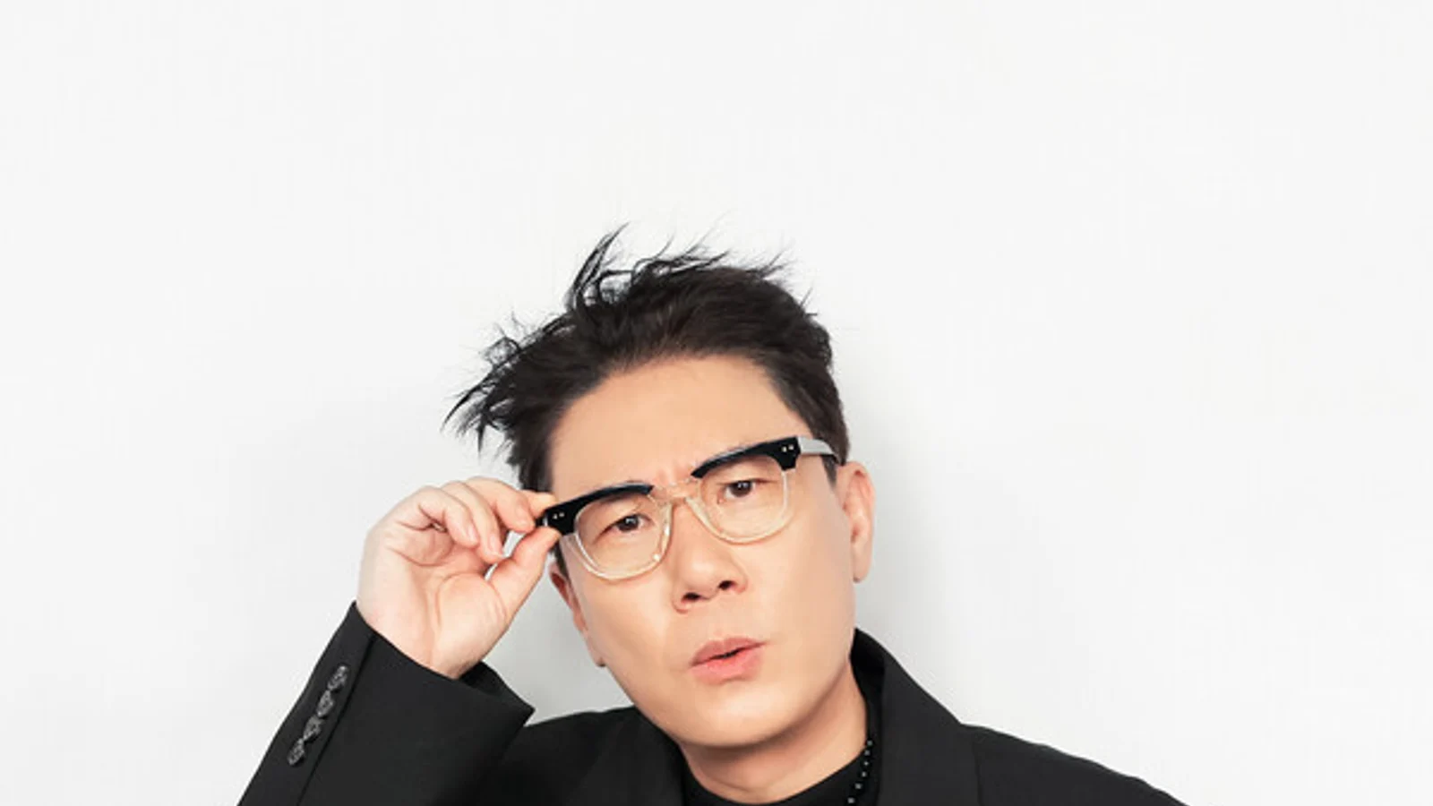 Lee Sang-min Revamps YouTube Channel as 'Lee Sang-min's Position'... Cheerfully Transforms Past Controversy with Sohee in 'Omatsuri Mambo' Performance